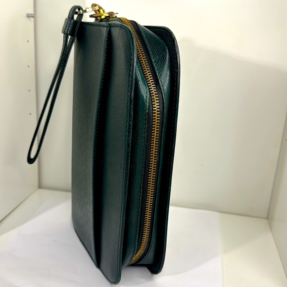 Louis Vuitton Taiga Brifcase for man a beautiful green - Picture 1 of 10